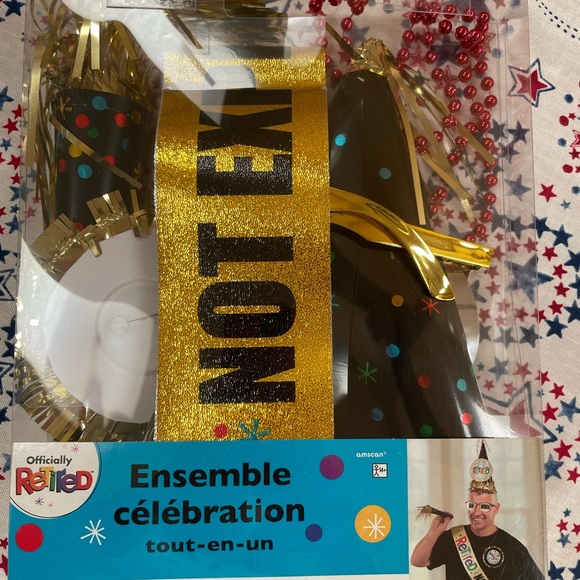 Retirement party BUNDLE-room decorating kit,Banner & Officially retired ensemble - Picture 5 of 11